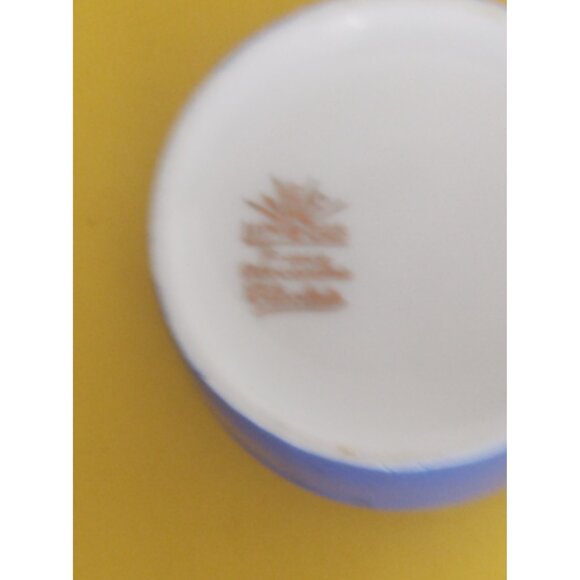 LIMOGES PORCELAIN - Tiny Trinket - Ring Box by R.Leclair - Picture 5 of 7